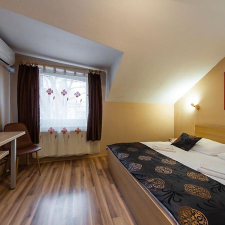 Penzion Siesta Vrable Luaran gambar