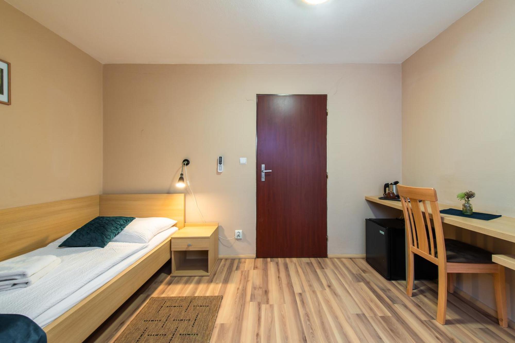Penzion Siesta Vrable Luaran gambar