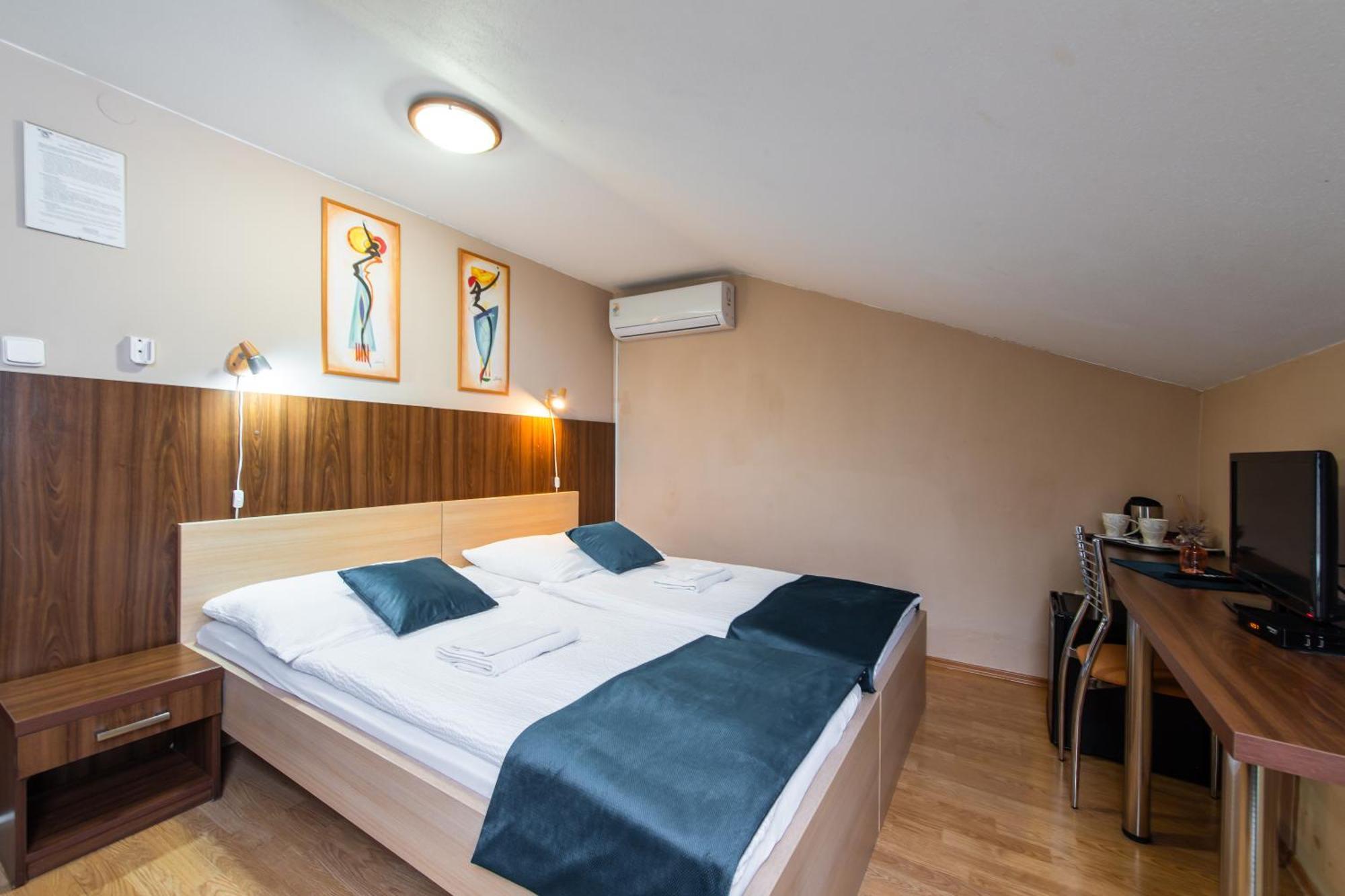 Penzion Siesta Vrable Luaran gambar